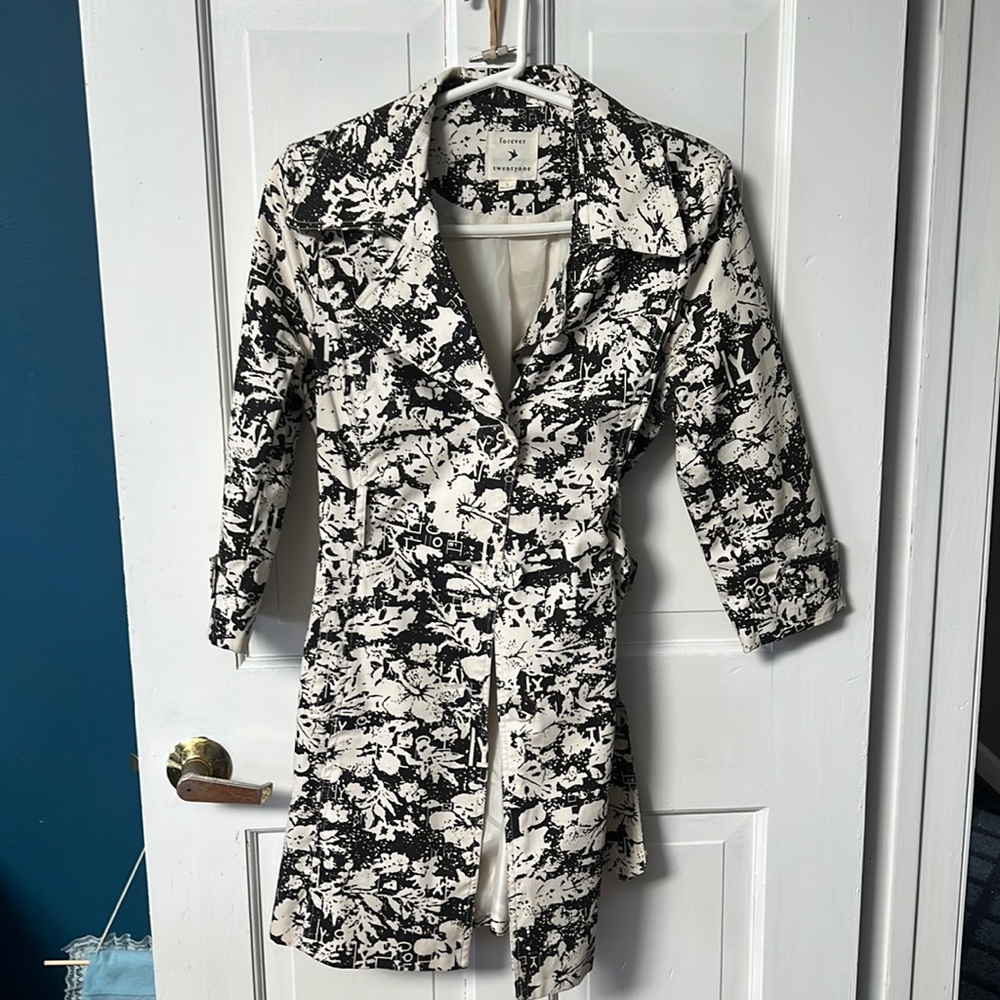 Forever 21 Spring Black/Off White Jacket size L